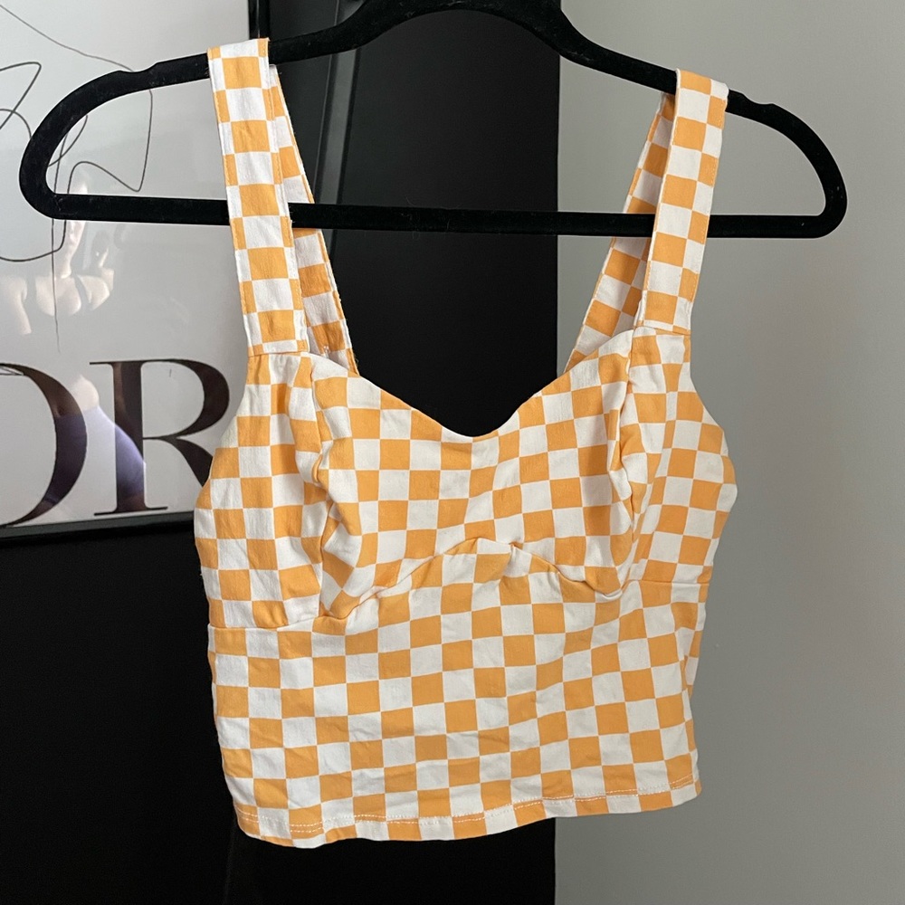Small Hollister tank top for the summer 👀